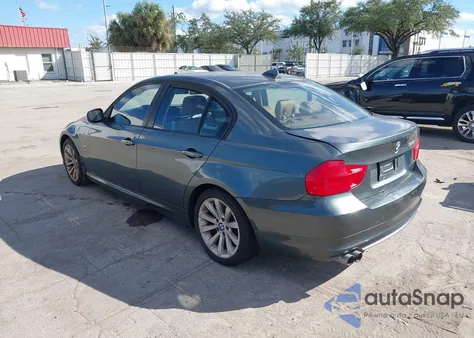 2011 BMW 328I xDrive z USA, uszkodzony, nr VIN WBAPK5C57BA657840